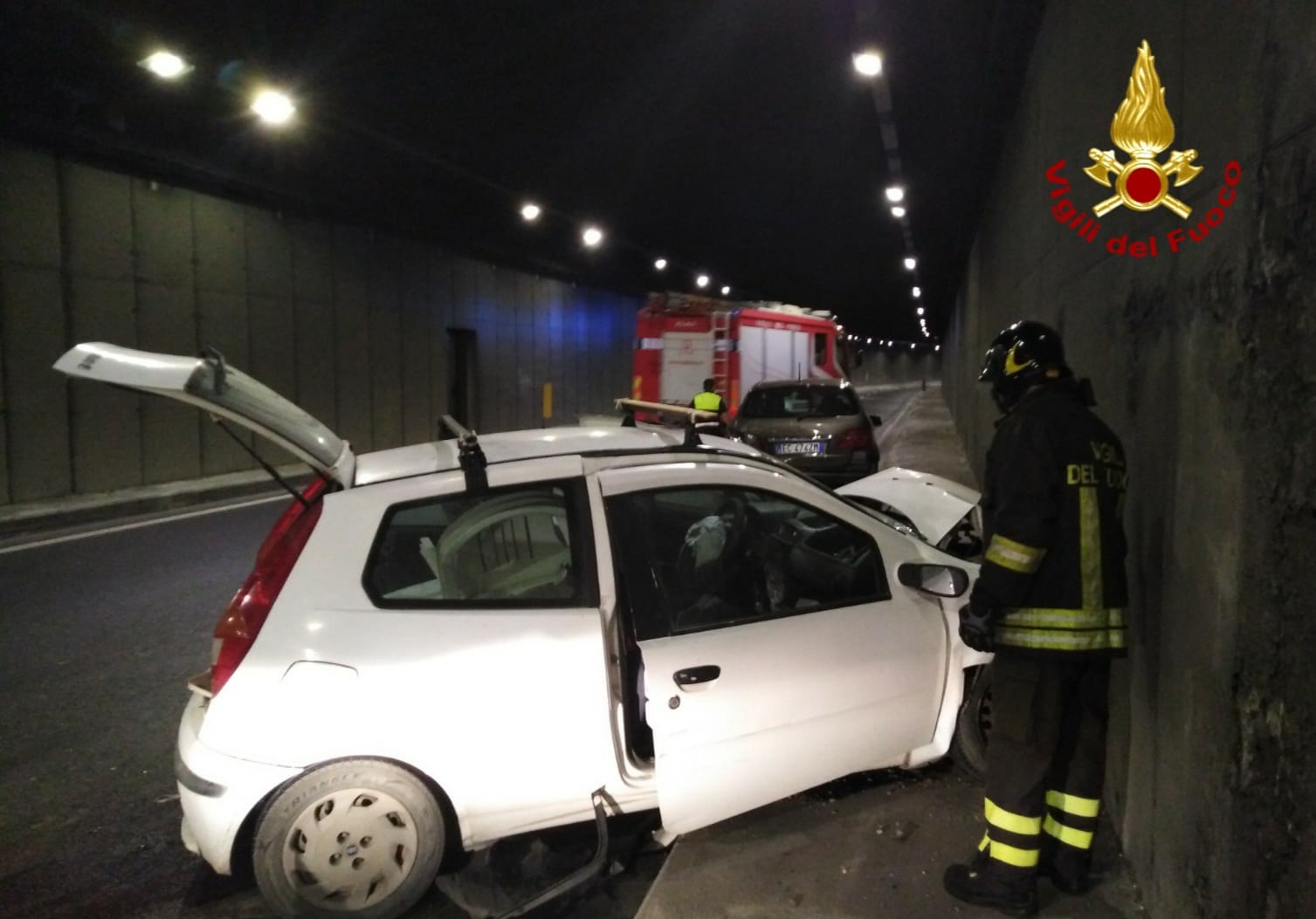 Olbia, incidente tra due auto nel tunnel, traffico in tilt
